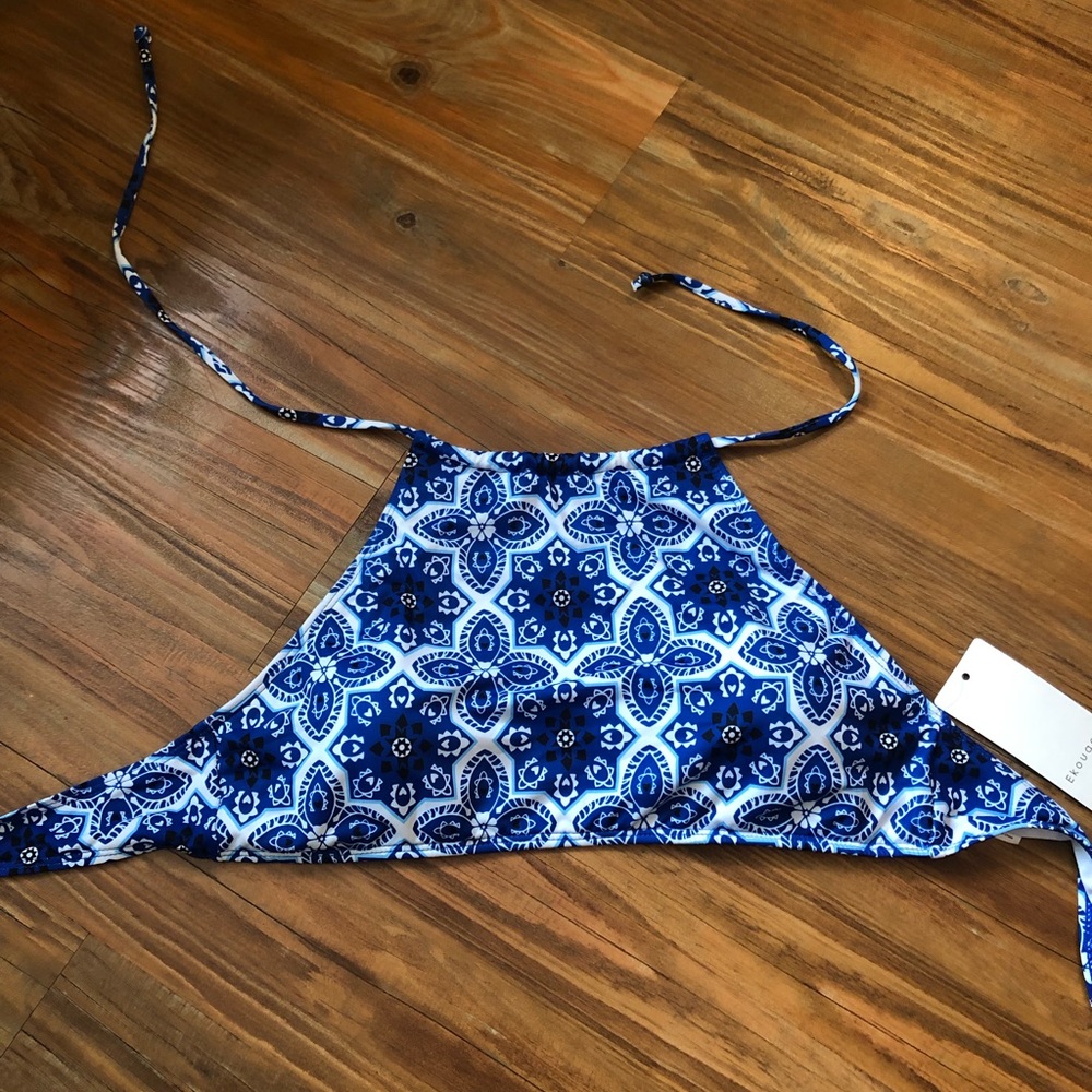 Halter bikini top